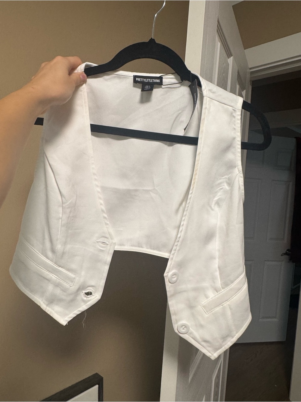 PrettyLittleThing White Cropped Button Front Vest